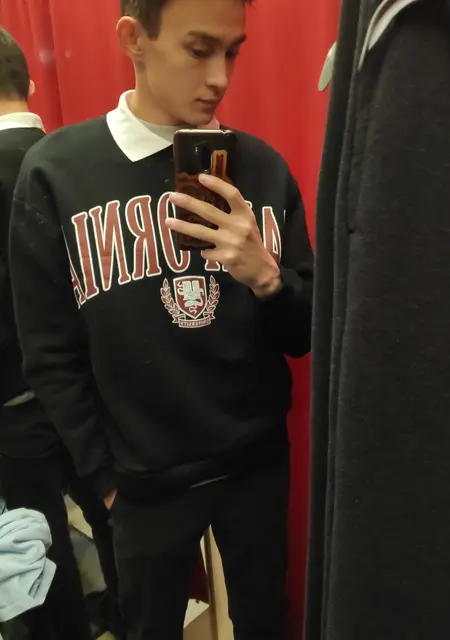 Ahad из Омска, мне 20, познакомлюсь на одну ночь