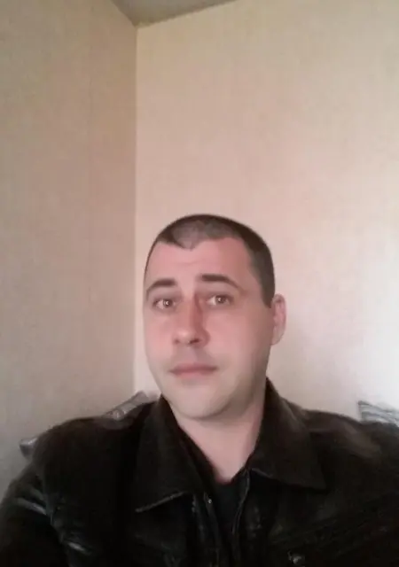 Я Ден, 41, знакомлюсь без обязательств в Серпухове