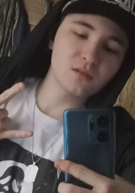 Я Даня, 19, знакомлюсь без обязательств в Кемерово