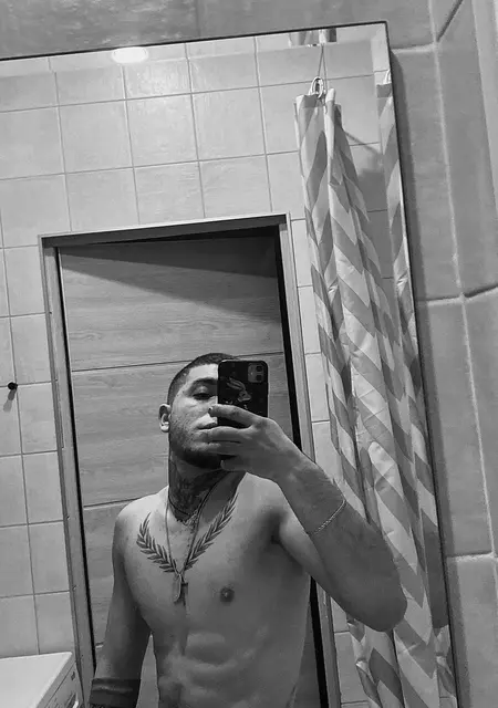 Денис из Крымска, мне 21, познакомлюсь на одну ночь