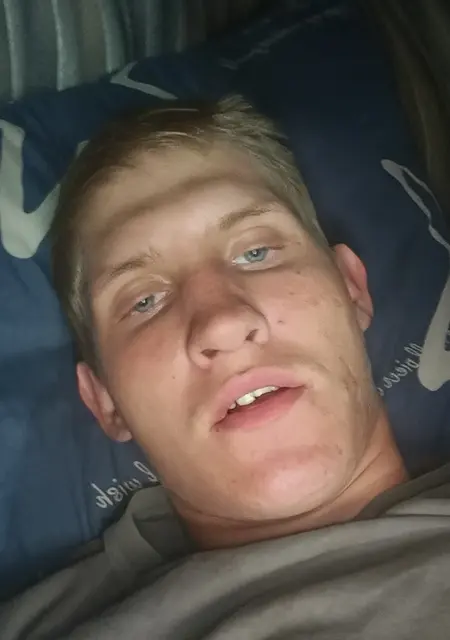 Я Иван, 21, знакомлюсь без обязательств в Лесосибирске