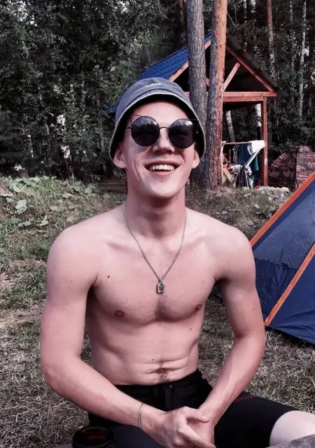 Я Дмитрий, 25, из Златоуста, ищу знакомство для вирта