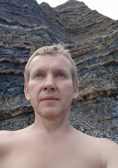 Leonid из Воронежа, ищу на сайте знакомства без обязательств