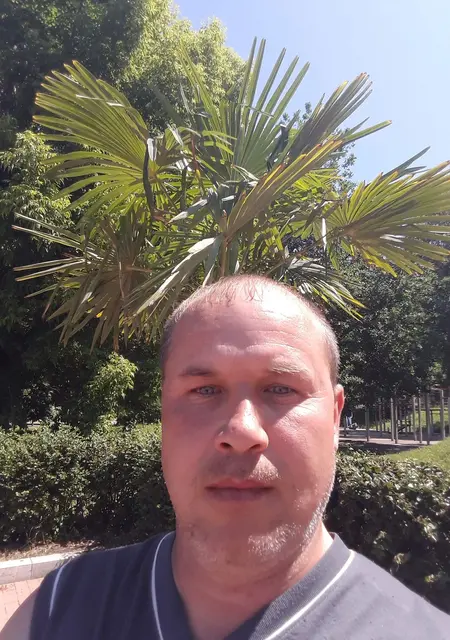 Я Виталий, 42, знакомлюсь на одну ночь в Чапаевске