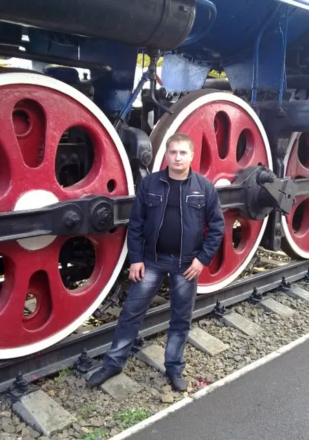 Денис из Каменска, ищу на сайте знакомства на одну ночь