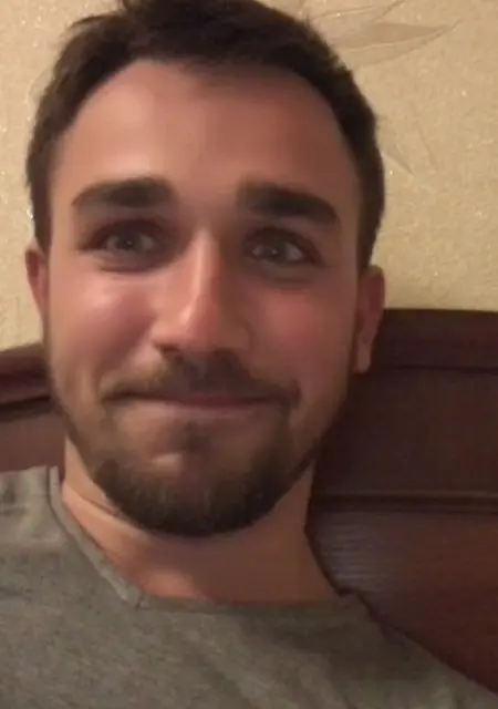 Руслан из Каменска, ищу на сайте знакомства на одну ночь