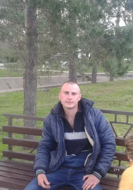 Саша из Горячего Ключа, мне 40, познакомлюсь для общения