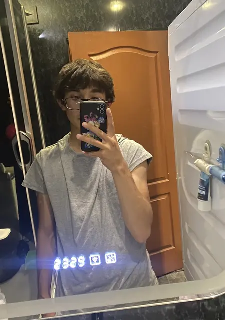 Я Никита, 18, знакомлюсь без обязательств в Санкт-Петербурге