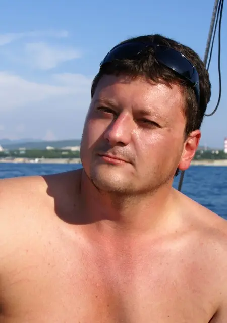 Я Стас, 44, из Тольятти, ищу знакомства на одну ночь