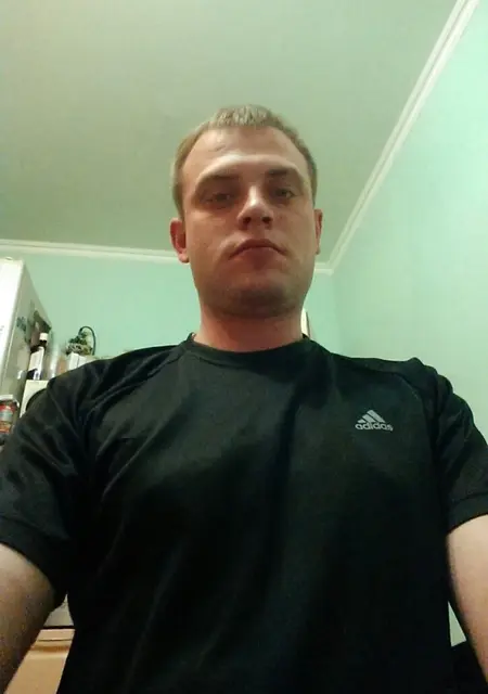 Я Владимир, 37, из Ейска, ищу знакомства на одну ночь