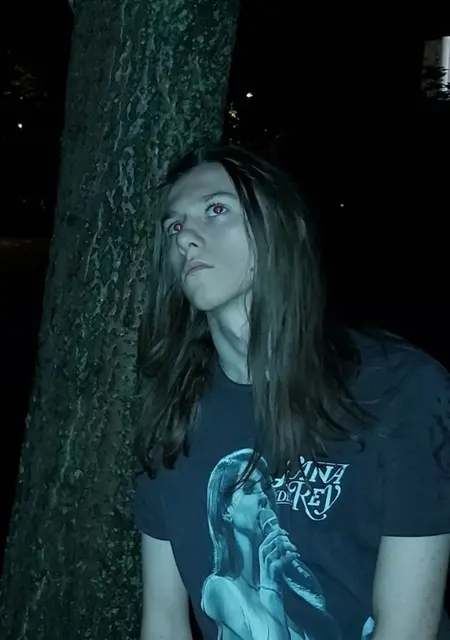 Виктор из Новомосковска, мне 19, познакомлюсь для открытые отношения