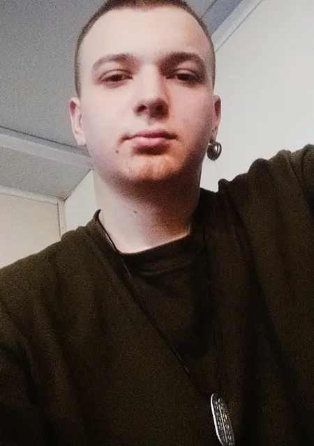 Я Влад, 19, из Санкт-Петербурга, ищу знакомства без обязательств