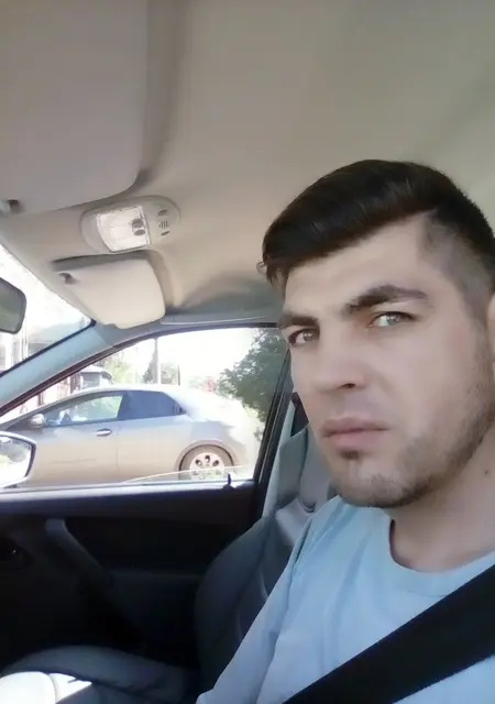 Я Кирилл, 42, из Боровичей, ищу знакомства на одну ночь