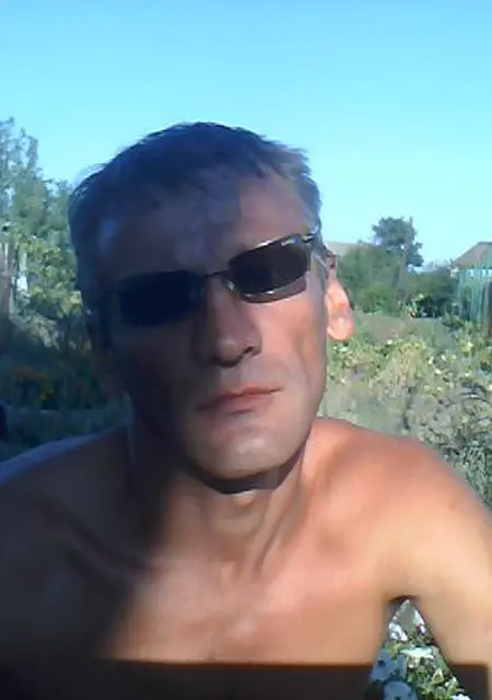 Я Алексей, 50, из Михайловки, ищу знакомства без обязательств