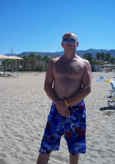 Я Alex, 39, знакомлюсь на одну ночь в Сланцах