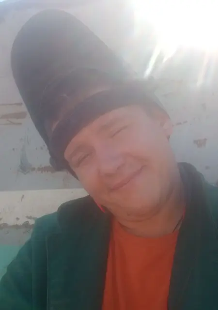 Я Слава, 35, из Альметьевска, ищу знакомство для дружбы