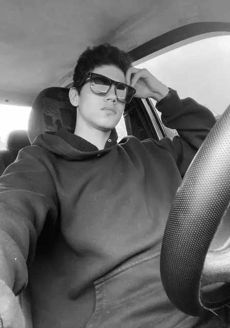 Maks из Можги, мне 19, познакомлюсь для открытые отношения