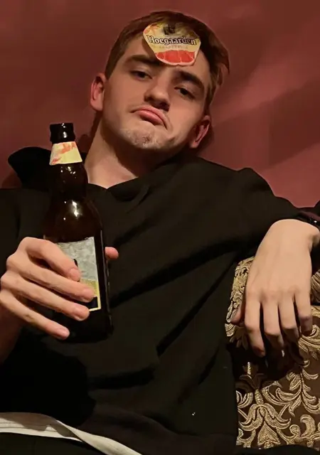 Николай из Белгорода, мне 20, познакомлюсь на одну ночь