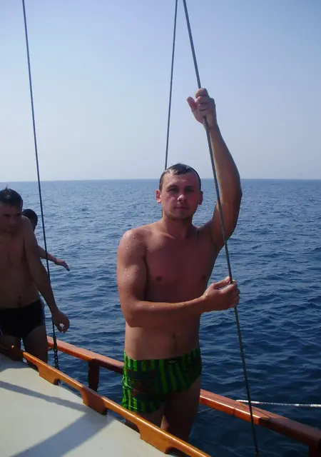 Я Sasha, 40, из Богородицка, ищу знакомства на одну ночь