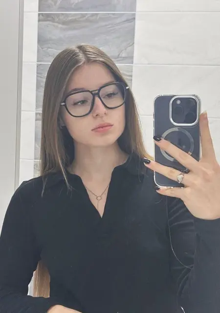 Я Яна, 20, из Москвы, ищу знакомство для открытые отношения