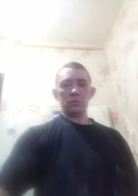 Я Сергей, 40, из Шарьи, ищу знакомства без обязательств