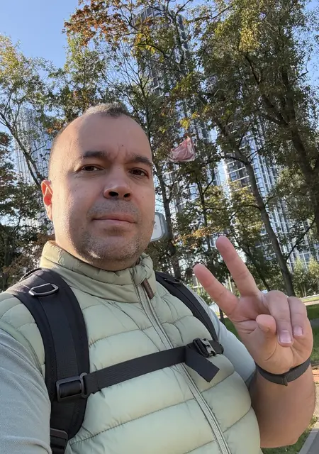 Я Олег, 43, знакомлюсь без обязательств в Москве