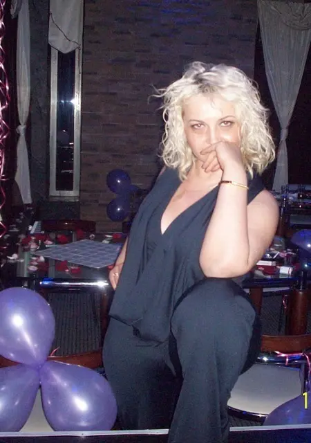 Я Надежда, 47, знакомлюсь на одну ночь в Воронеже