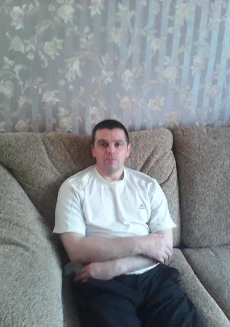 Я Виталий, 49, из Боровичей, ищу знакомство для приятного времяпровождения