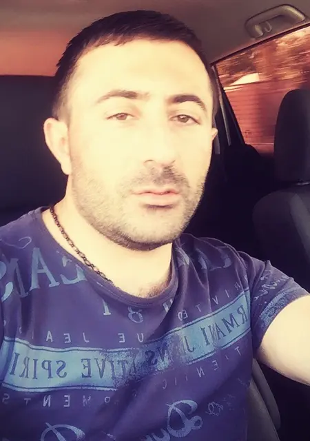 Янис из Геленджика, мне 39, познакомлюсь на одну ночь