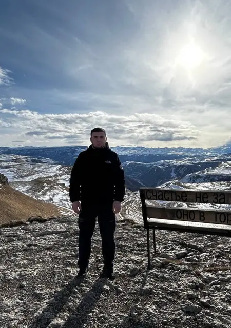 Я Руслан, 22, из Краснодара, ищу знакомство для совместных путешествий