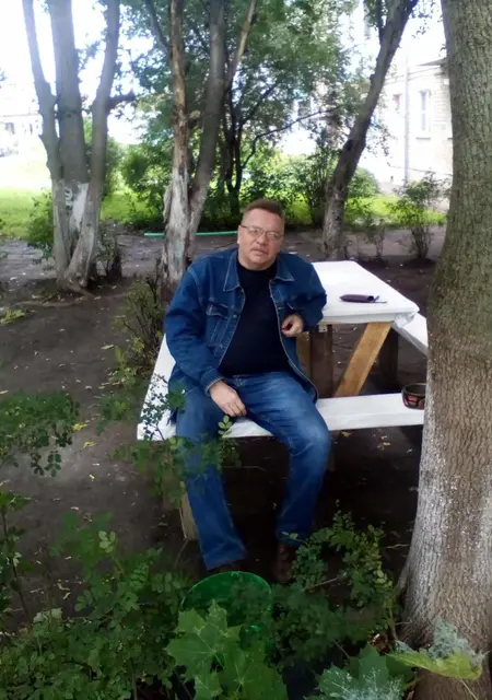 Юрий из Москвы, мне 63, познакомлюсь на одну ночь