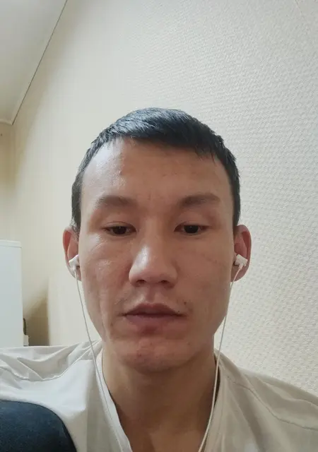 Чико из Кировска, мне 27, познакомлюсь на одну ночь