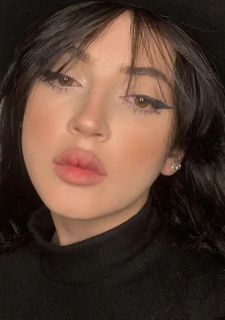 Лиана из Сочи, мне 25, познакомлюсь для приятного времяпровождения