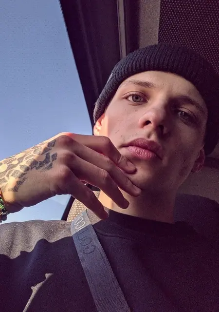 Wave Babe из Чернушки, мне 25, познакомлюсь на одну ночь