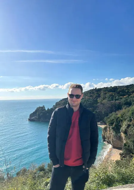 Aleksej из Красногорска, мне 27, познакомлюсь для открытые отношения