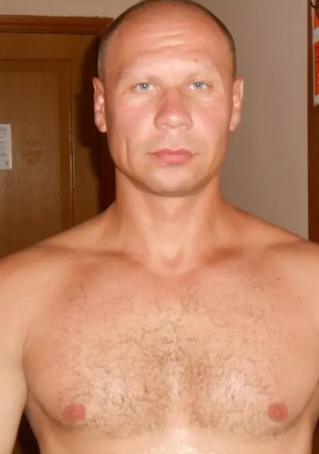 Андрей из Сочи, мне 49, познакомлюсь на одну ночь