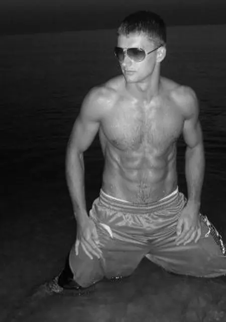 Ден из Астрахани, ищу на сайте знакомства без обязательств