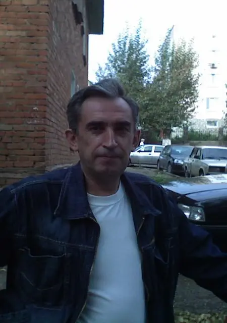 Я Рустам, 65, из Уфы, ищу знакомства без обязательств