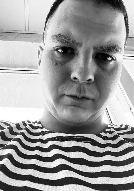 Я Данил, 21, из Рязани, ищу знакомства без обязательств