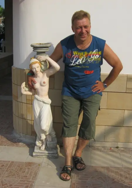 Я Dfkthbq, 56, из Ярославля, ищу знакомства на одну ночь