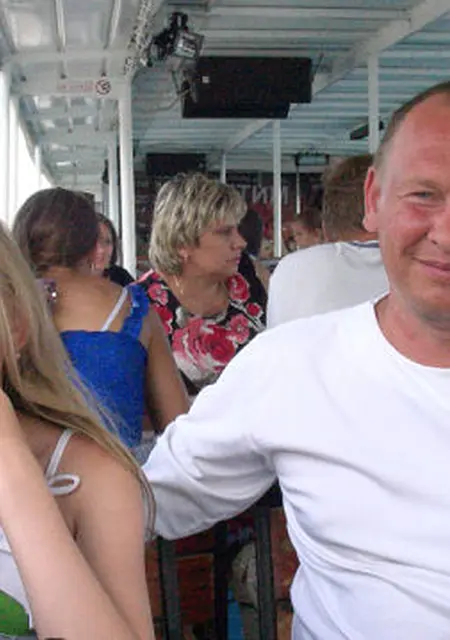 Я D-El- V, 54, из Екатеринбурга, ищу знакомства без обязательств