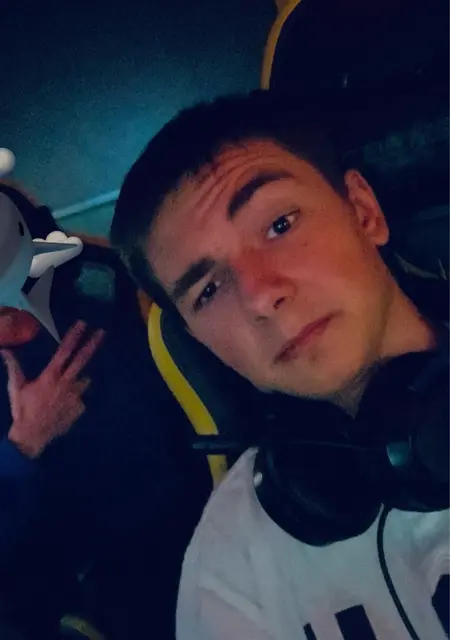 Я Серёга, 21, знакомлюсь без обязательств в Дивногорске