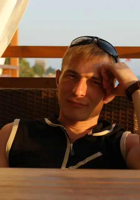 Я Александр, 43, из Старой Руссы, ищу знакомства без обязательств