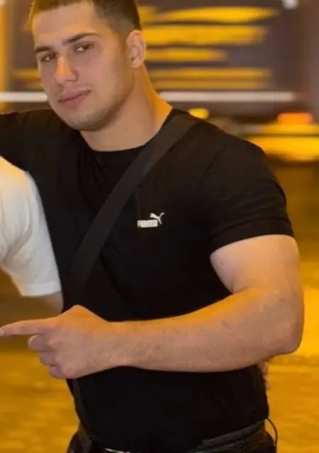 Я Nariman, 20, знакомлюсь на одну ночь в Астрахани