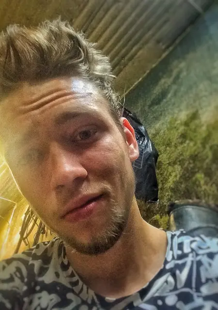 Я Илья, 25, из Ханты-Мансийска, ищу знакомства на одну ночь