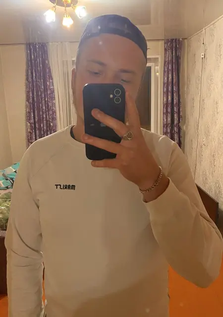 Я Александр, 22, знакомлюсь для постоянных отношений в Санкт-Петербурге