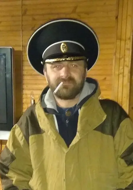 Михаил из Гатчины, ищу на сайте знакомства без обязательств