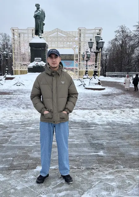 Я Эльдар, 21, из Череповца, ищу знакомство для вирта