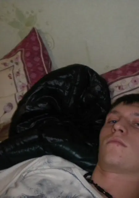 Лёня из Нововоронежа, мне 32, познакомлюсь для общения