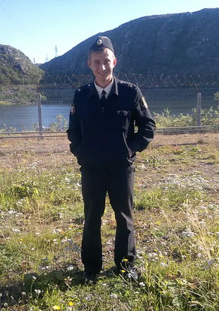 Вадим из Гаджиева, ищу на сайте знакомства на одну ночь